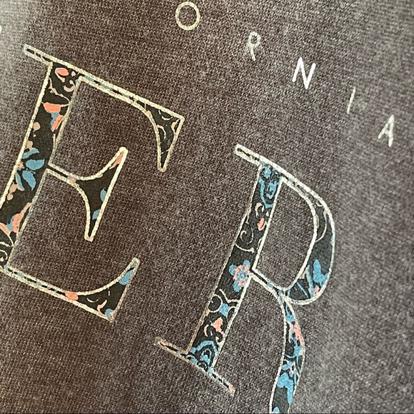 Hollister Sweatshirt Crew Neck Grey with Silver and Floral Block Letters Sz S - Picture 11 of 11